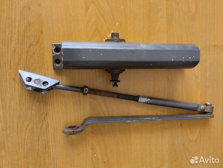 Доводчики дверей