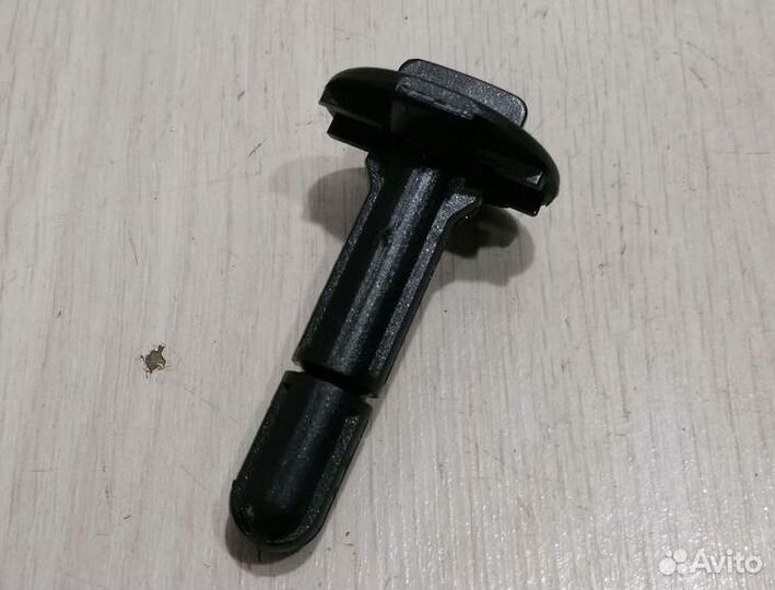 Кронштейн крепление Опора радиатора renault sander