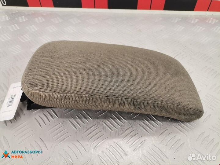 Подлокотник Renault Megane 2 рест. 2008