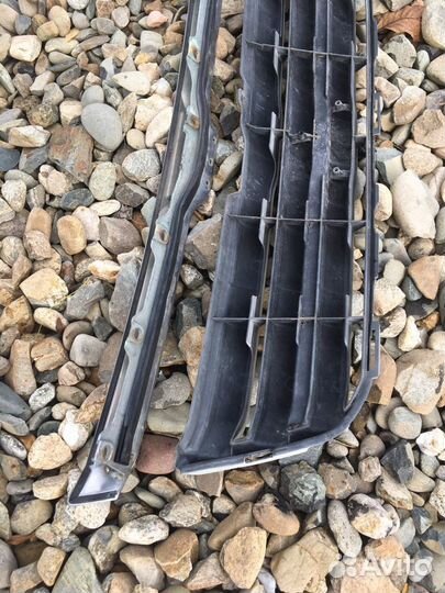 Решетка радиатора Noah 60 65 2002