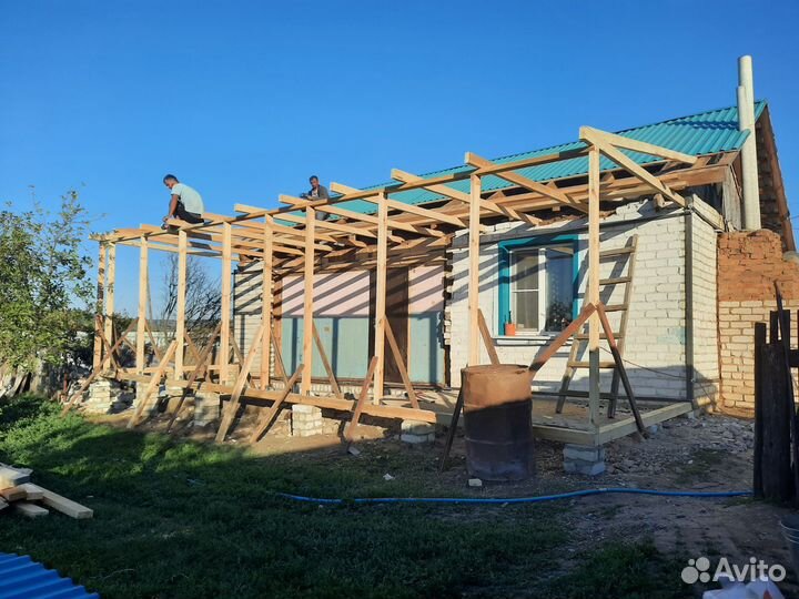 Бригада строителей