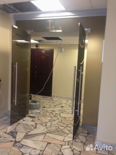 Стеклянная перегородка с узором