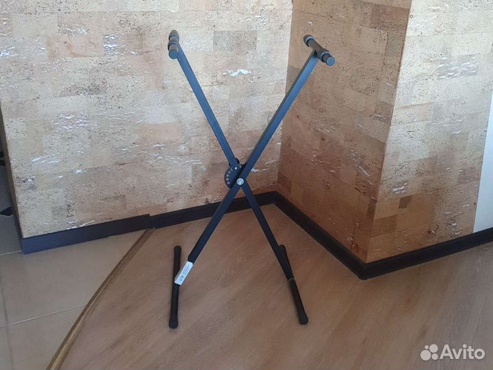 Стойка для синтезатора