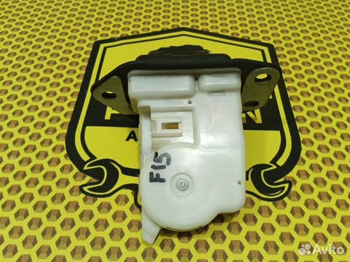 Замок багажника Nissan Juke F15 MR16DDT 2012