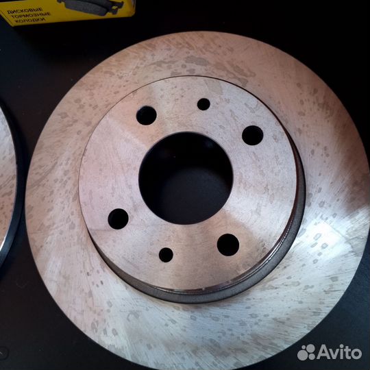 Тормозные диски с колодками