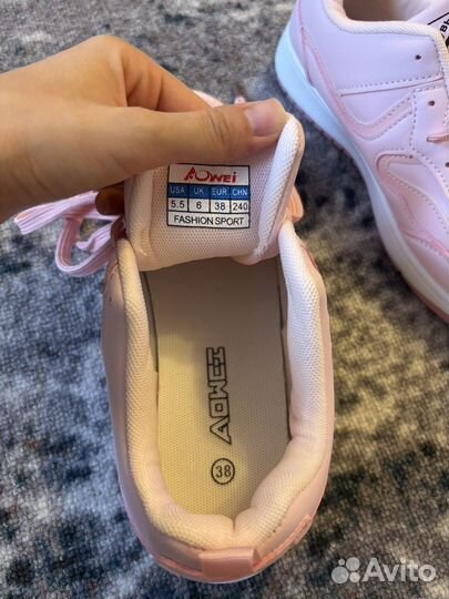 Кросовки женские