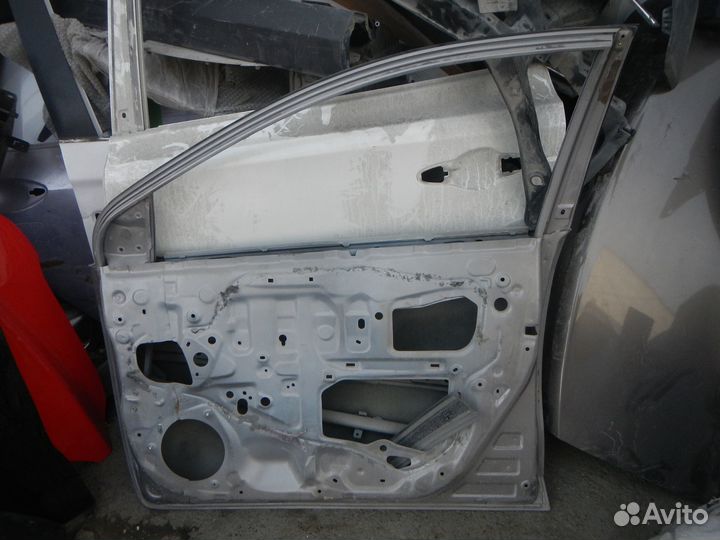 Дверь передняя правая Toyota Corolla