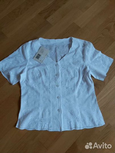 Костюм батистовый вышитый белый р.М и L