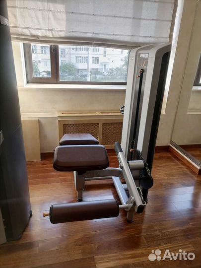 Силовой тренажер Precor сгибание ног