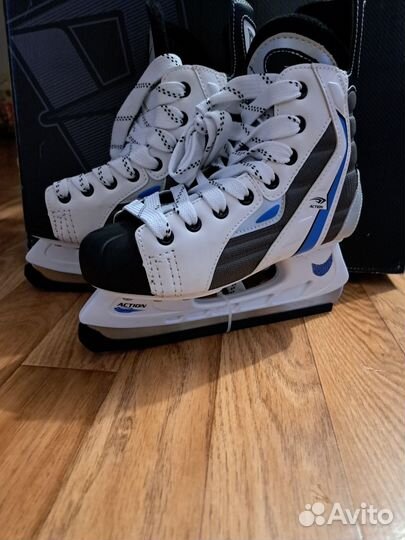 Коньки хоккейные