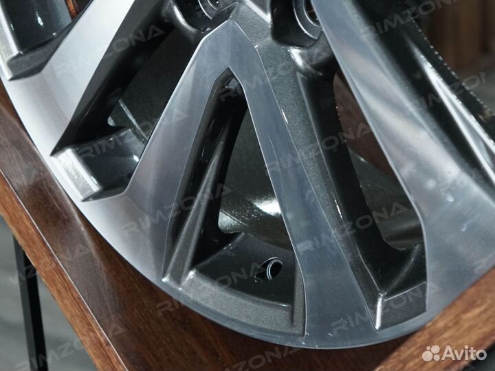 Литые диски TLC200 R20 на Toyota. Арт3272
