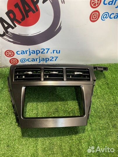 Рамка магнитолы (10) Toyota Prius A ZVW41 2ZR-FXE