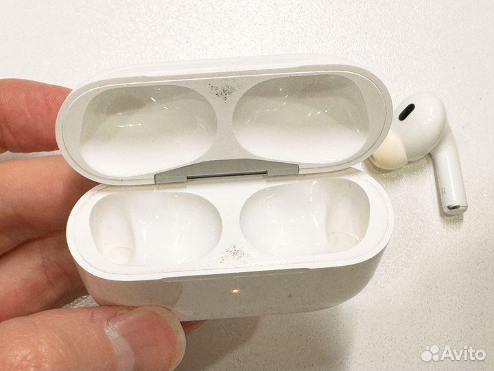 AirPods Pro 2 правый наушник и кейс