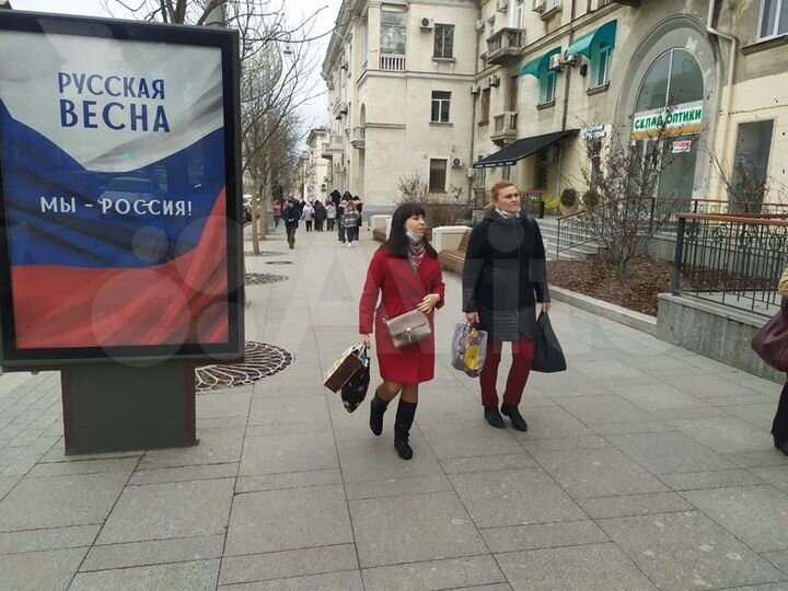 Супертрафик. Первая линия Большая Морская, 104 м²