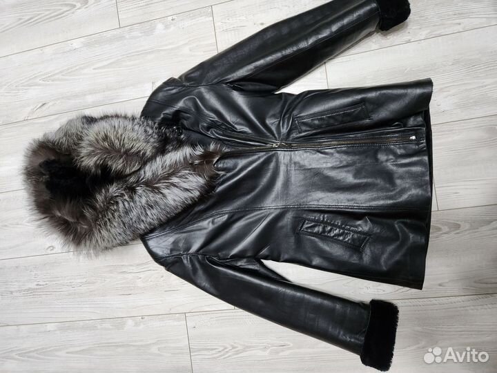 Дубленка натуральная женская с капюшоном