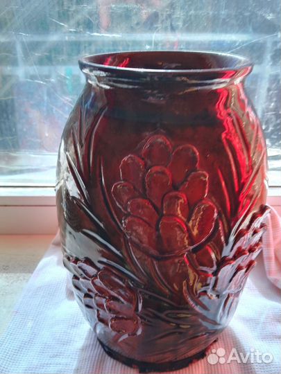 Глиняная ваза большая