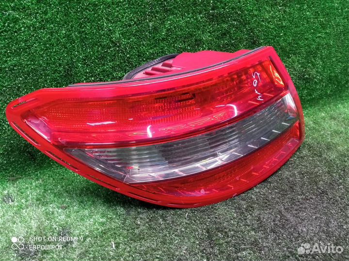 Фонарь задний левый Mercedes Benz W204 (2007-2015)
