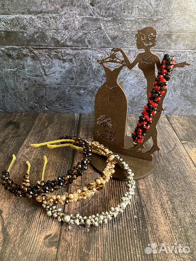 Ободок для волос со стразами