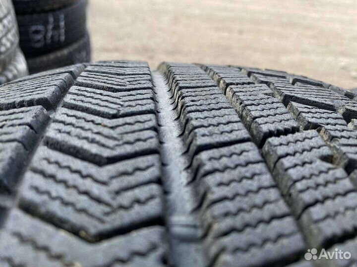 Bridgestone Blizzak VRX 225/50 R17