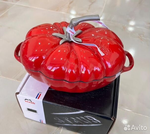 Кастрюля чугунная staub