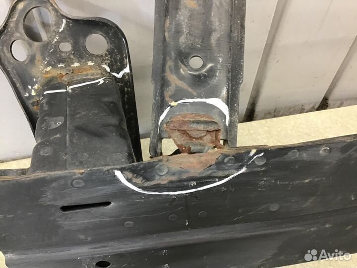 Усилитель переднего бампера Kia Picanto 2017