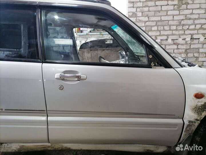 Дверь передняя правая для Subaru Forester (SF5)