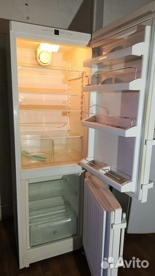 Холодильник двухкамерный