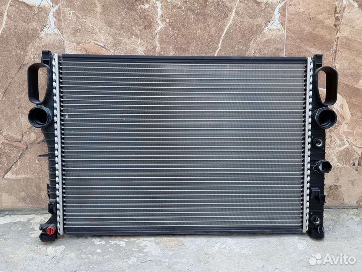 Радиатор охлаждения двигателя W211