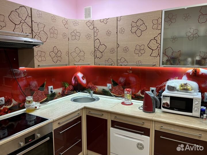 Продам кухонный гарнитур бу с бытовой техникой