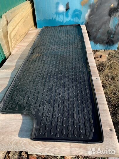 Автомобильные коврики резиновые