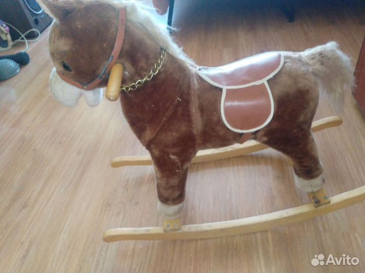 Детская качалка лошадь