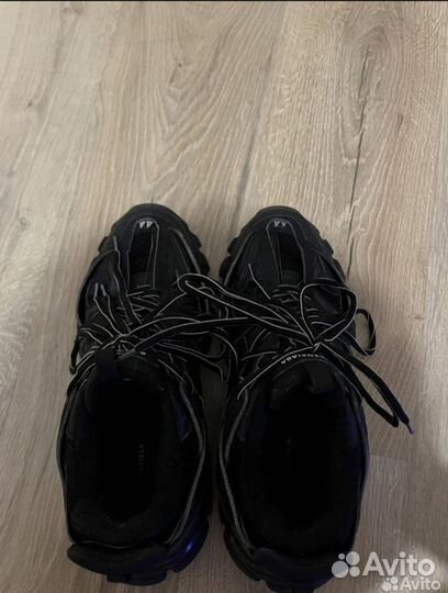 Balenciaga track 1 black