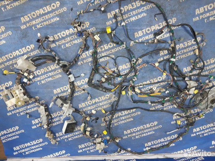 Проводка салона Toyota Corolla 120 хэтчбек 2004