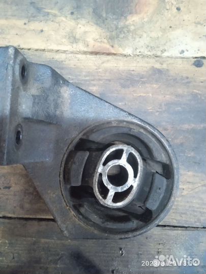 Подушка опора двигателя