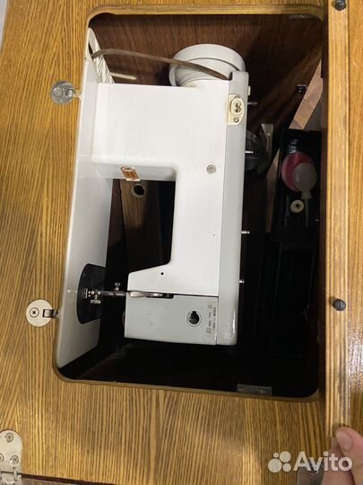 Швейная машина Чайка 143