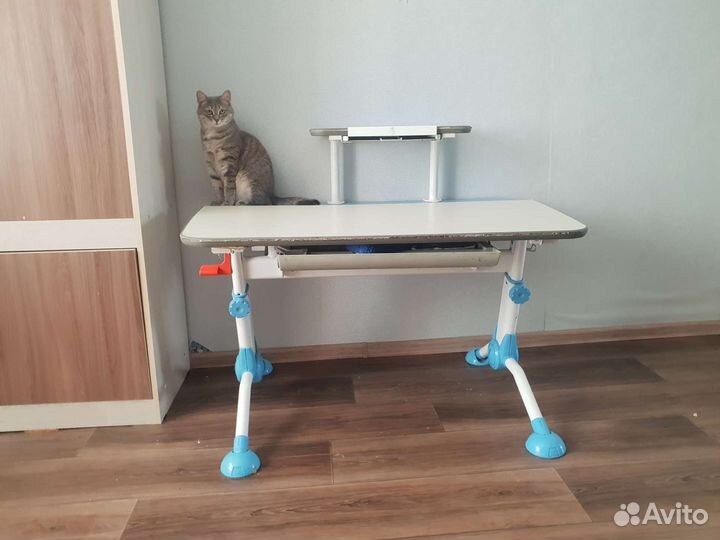 Письменный стол б/у школьный