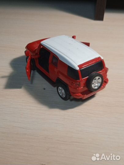 Модель Toyota FJ cruiser 1:43