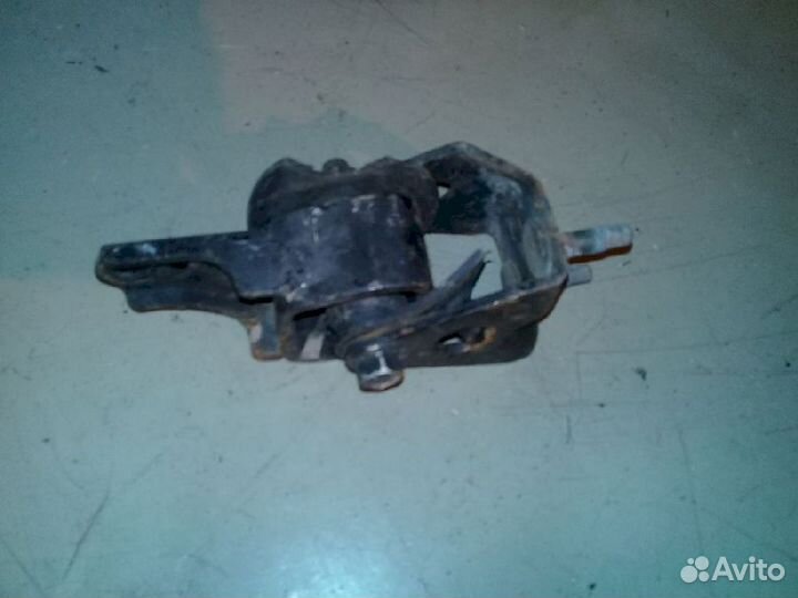 Опора двигателя (подушка двс) Toyota задняя 12371