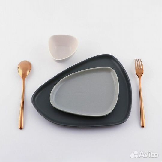 Блюдо для подачи нестандартной формы «Тёмно-серая»