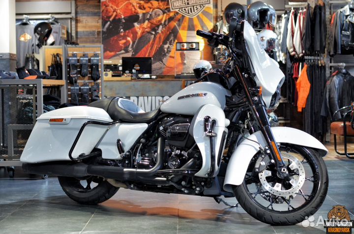 Harley-Davidson Street Glide Special