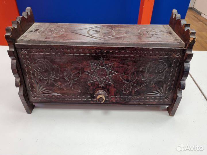 Резной шкафчик, хлебница. СССР