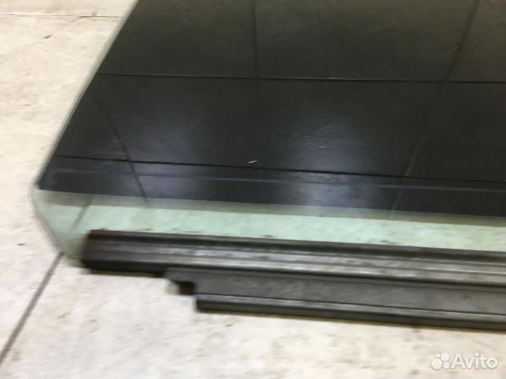 Стекло двери задней правой Toyota Land Cruiser J10