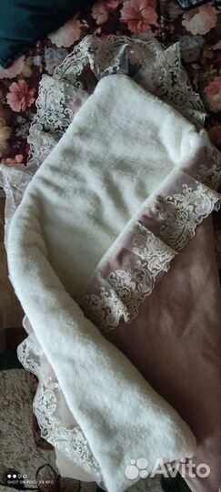 Одеяло с вышивкой на выписку