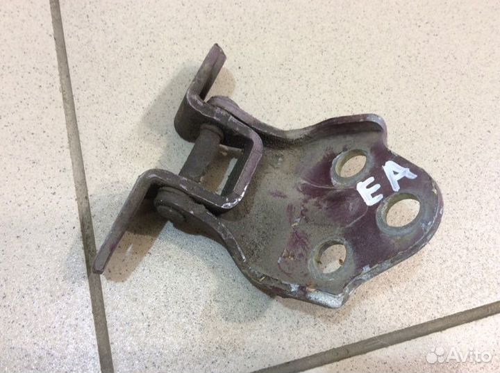 Петля двери передняя Mitsubishi Galant EA