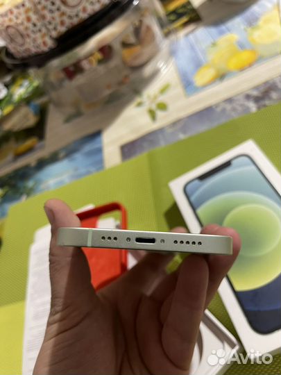 iPhone 12, 64 ГБ