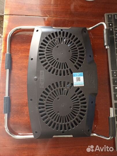 Охлаждающая подставка для ноутбука