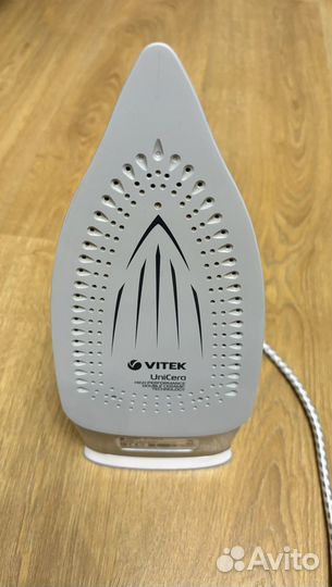 Утюг Vitek