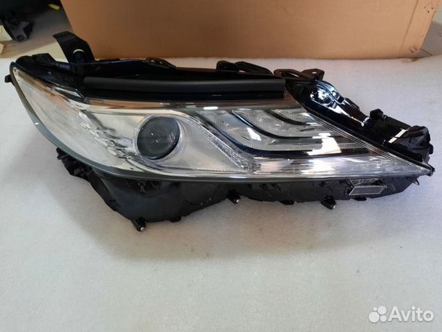 Фара передняя правая Toyota Camry V70 2018