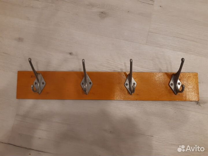 Вешалки настенные