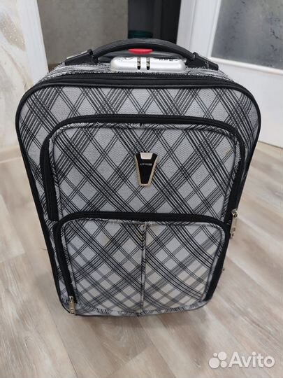 Чемодан на колесах бу маленький тряпочный